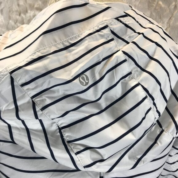 Lululemon Run In The Rain Jacket Quiet Stripe White Deep Indigo Sz 4 - Picture 8 of 15